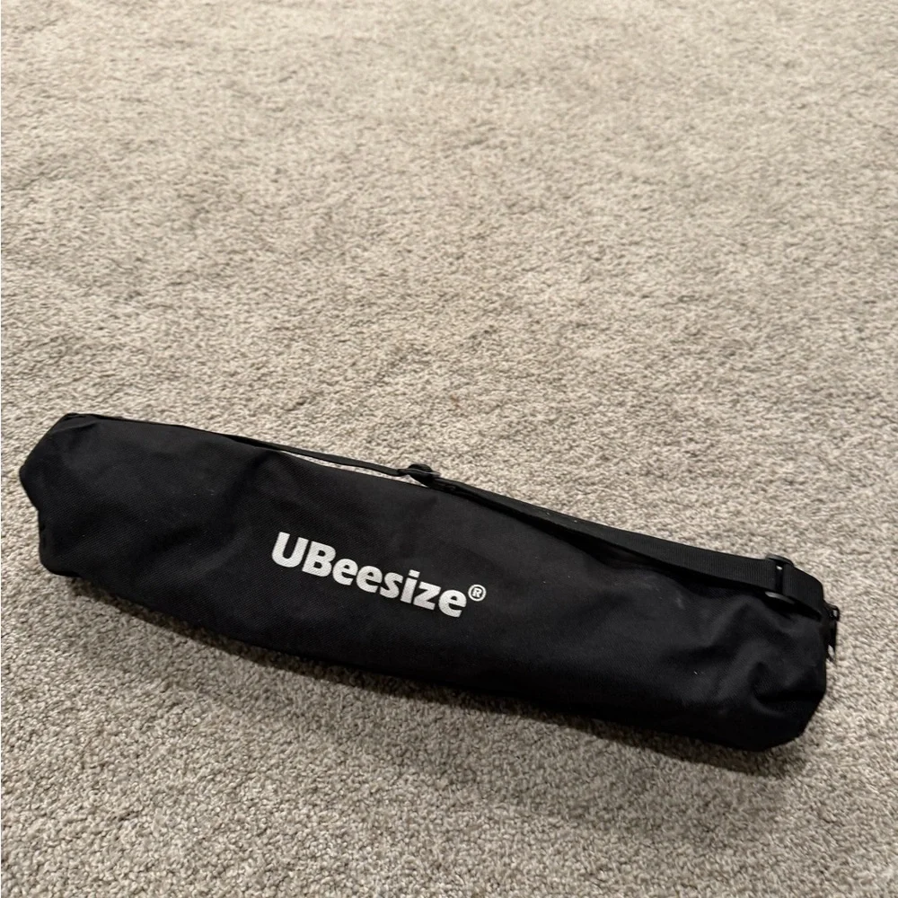 Black Tripod with Case (Ubeesize)